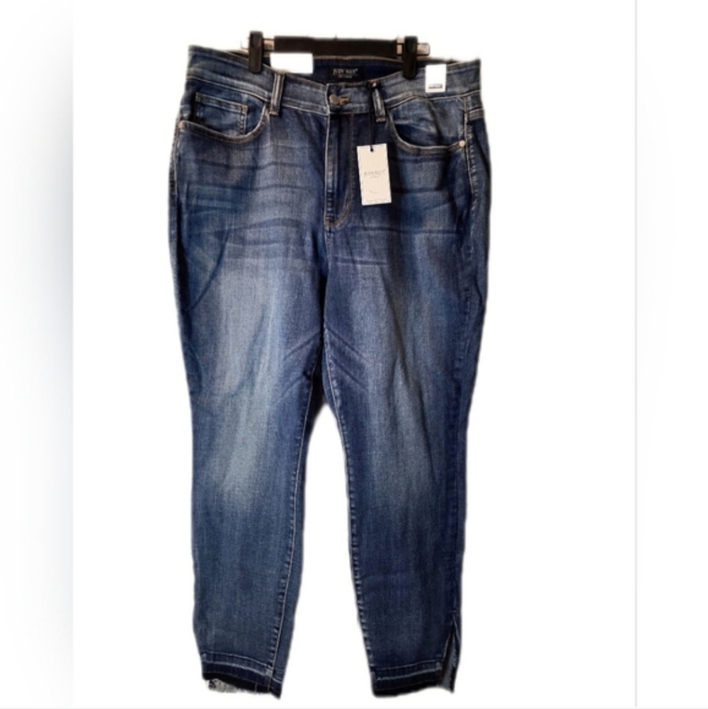 NWT Judy Blue Women's Blue Jeans - Picture 7 of 7